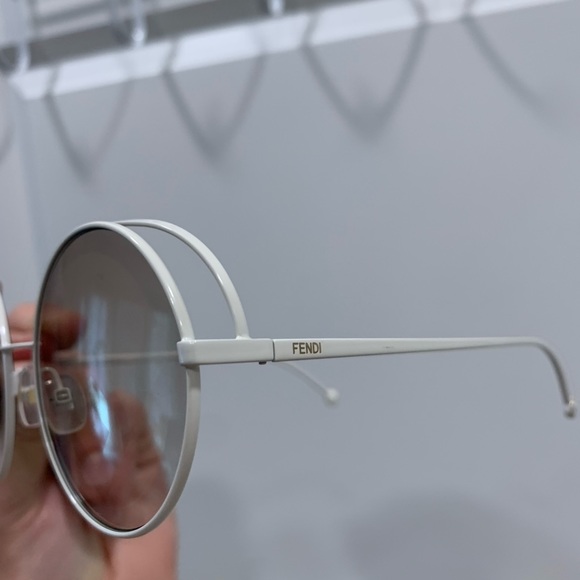 Fendi Printed Run Away Round Frame Sunglasses FF 0343/S White - Picture 7 of 9